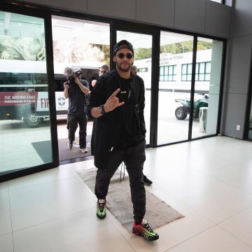 The pair of Nike Shox x NeymarJr worn by Neymar on his account Instagram @neymarjr