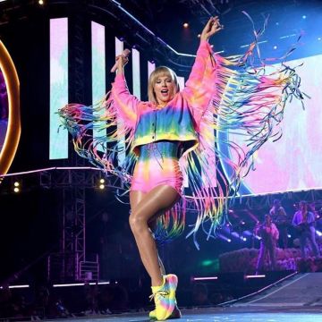 Stella McCartney Eclypse rainbow sneakers worn by Taylor Swift on Iheartradio Wango Tango - June 1, 2019