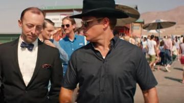 Camisa negra de manga corta de Carroll Shelby (Matt Damon) en Ford v. Ferrari