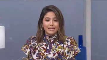 Topshop Rokit Floral Ruffle Blusa usada por Erin Lim en E! Noticias enero 16,2019