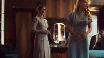 The dress mid long light blue by Carolina Villanueva (Ivana baquero explained) in Alta mar (S01E08)