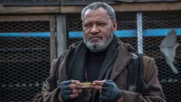 Fingerless gloves of Bowery King (Laurence Fishburne) in John Wick: Chapter 3 – Parabellum