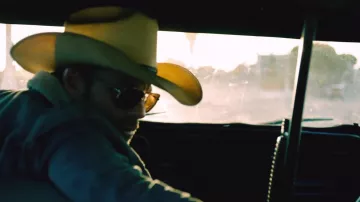Chapeau de cow-boy porté par le projet de Loi Hollister (Stephen Dorff) Adjoint (Saison 01)