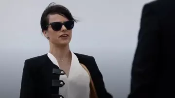 Sandro Vinnie Veste portée par Rosalind Prix (Constance Zimmer) dans Marvel Agents of S. H. I. E. L. D. (S03E03)