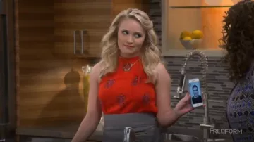 A. L. C. Micky Haut porté par Gabi Diamant (Emily Osment) chez les Jeunes Et de la Faim (S03E07)