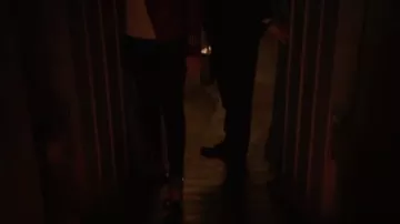Sam Edelman Ocie Tacones tachonados usados por Jemma Simmons (Elizabeth Henstridge) en Marvel's Agents of S.H.I.E.L.D. (S03E18)