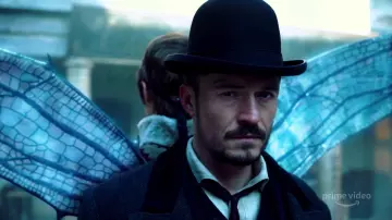 Chemise blanche portée par Rycroft Philostrate (Orlando Bloom), dans le Carnaval de Ligne (Saison 01)