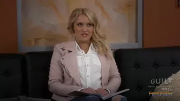 Blank NYC Veste en Faux Cuir en Aucun Rougir porté par Gabi Diamant (Emily Osment) chez les Jeunes Et de la Faim (S04E04)