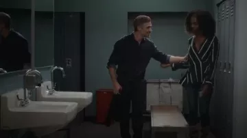 Rag & Bone Debbie Soie à Manches Longues Rayé Écharpe Haut porté par Angela Archer (Samantha Marie Ware) en CE qui / SI (S01E03)