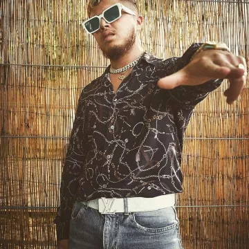 La Ceinture blanche LouisVuitton de Hamza au festival WeLoveGreen 02.06.2019