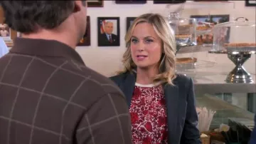 Tory Burch  Roanan Floral Print Long Sleeve Tee worn by Leslie Knope (Amy Poehler) in Parks and Recreation (S07E06)