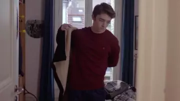 El suéter burdeos de Valentin Brimont (Thomas Chomal) en Clem (S09E06)