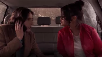 Rouge Blouson de Selena Gomez dans Un Jour de pluie à New York