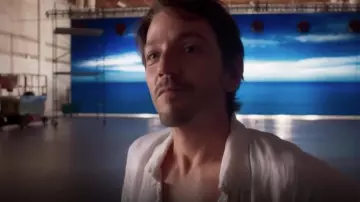 Long White Linen Shirt worn by Diego Luna in A Rainy Day in New York