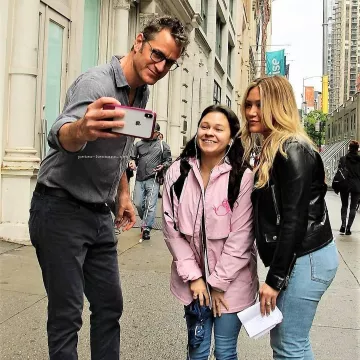 Veste en Cuir noir porté par Hilary Duff sur le tournage de la série tv les plus Jeunes de la Saison 6