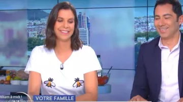 Le T-shirt blanc col rond Patch Abeilles brodés de Raphaele Marchal dans William à midi le 05.06.2019