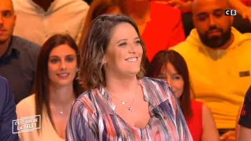 The Tunic striped print of Emilie Lopez in It is that of the tv ! the 05/06/2019