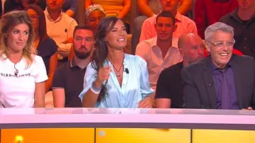 The tunic effect silk celadon of Nathalie Marquay in It is that of the tv !the 06.06.2019