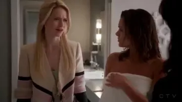 BcbgmaxazriaWalker  Fringe-Front Woven Jacquard Jacket worn by Shelby Wyatt (Johanna Braddy) in Quantico (S01E11)