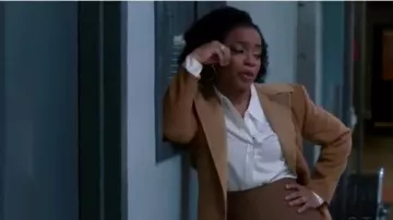 Equipment Chevron Effect Shirt worn by Miranda Shaw (Aunjanue Ellis) in Quantico (S01E15)