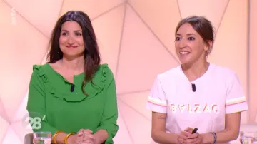 The T shirt printed in front of Balzac's Nadia Daam in 28 minutes of 14/04/2019