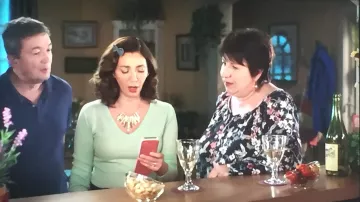 The bib necklace worn by Liliane in Scenes of Households in the 7.6.2019