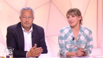 The plaid Shirt Nadia Daam in 28 minutes of 10/05/2019