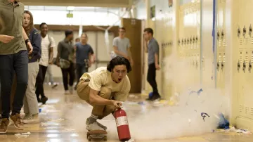 Zapatillas usadas por Tanner (Nico Hiraga) en Booksmart