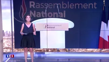 La Jupe en maille ceinturée de Jennifer Knock sur LCI le 03/06/2019