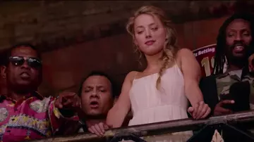 Maxi vestido casual blanco usado por Nicola Six (Amber Heard) en London Fields