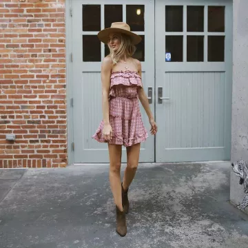 Ooh La Luxe Rosie Dress usado por Lauren Bushnell en su cuenta de Instagram @laurenbushnell