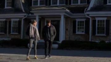 Superga 2750 Cotu Classic Sneakers worn by Kelly Aldrich (Kristine Froseth) in The Society (S01E08)