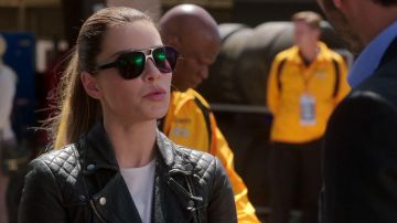 Sunglasses Chloe Decker (Lauren German) in Lucifer S03E26
