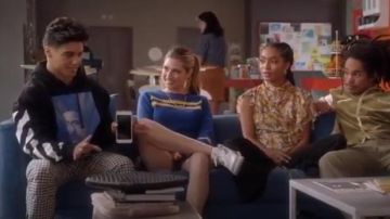 Patrón de dientes de perro Pantalones Roe Skinny Fit usados por Vivek Shah (Jordan Buhat) en grown-ish (Temporada02 Episodio07)