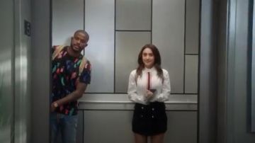 Bande de Boutonnage Bouton vers le Bas Haut Blanc porté par Ana Torres (Francia Raisa) adultes-ish (Season02 Episode08)