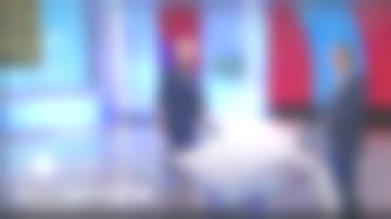 The pants woman straight cut with rhinestones to the front of Estelle Colin in Télématin the 12.06.2019