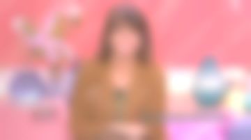 The jacket in suede leather camel of Faustine Bollaert in It starts today the 12.06.2019