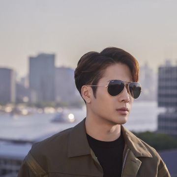 Sunglasses Aviator Ray Ban worn by Jackson Wang from the group of K-Pop GOT7 on the account instagram of @got7_fanclub
