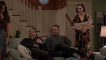 A.L.C Avi Floral Knot Dress usado por Jen (Zoe Lister-Jones) en Life in Pieces (S04E08)