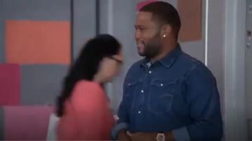 G Star Chemise Arc 3d Denim Léger Âgés porté par Andre "Dre' Johnson (Anthony Anderson), en black-ish (Saison 01 Épisode 04)