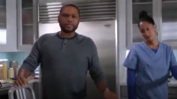 La théorie Doux Pique Henley porté par Andre "Dre' Johnson (Anthony Anderson), en black-ish (Season01 Episode04)