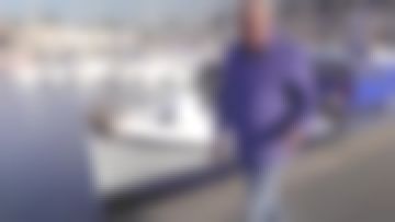 The waterproof jacket purple worn by Stephane Thebaut in The maison France 5 the 07.06.2019 at 20:50