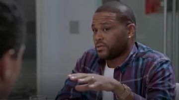 Burberry Brit coupe ajustée Check Sport Shirt porté par Andre "Dre' Johnson (Anthony Anderson), en black-ish (Season01 Episode07)