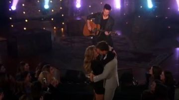 Cushnie Noir Presley Tricot Mini Robe Avec un Arrondi Manches portés par Hannah Brown dans La Bachelorette (S15E04)