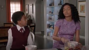 Ceremonia de apertura Loop Jacquard Knit Mini Vestido usado por Zoey Johnson (Yara Shahidi) en negro-ish (S01E08)
