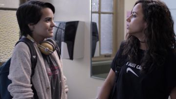 "I Just Can't" Black T-shirt worn by Moe Truax (Kiana Madeira) in Trinkets (S01E01)