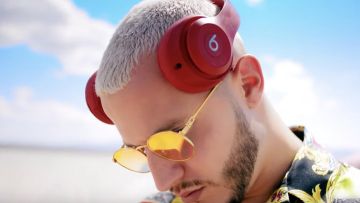 Beats by Dr Dre Red Headphones used by DJ Snake in his Loco Contigo music video with J. Balvin, Tyga