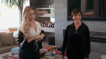 Adidas Originals Chaqueta de pista con bloqueo de colores usada por Khloé Kardashian en Keeping Up with the Kardashians (S16E07)