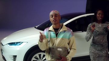 The Tesla Model X SUV white in the clip I don't care of Oboy feat. Aya Nakamura & Dopebwoy
