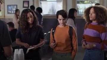 Levi’s Wedgie Icon worn by Tabitha Foster (Quintessa Swindell) in Trinkets (S01E01)